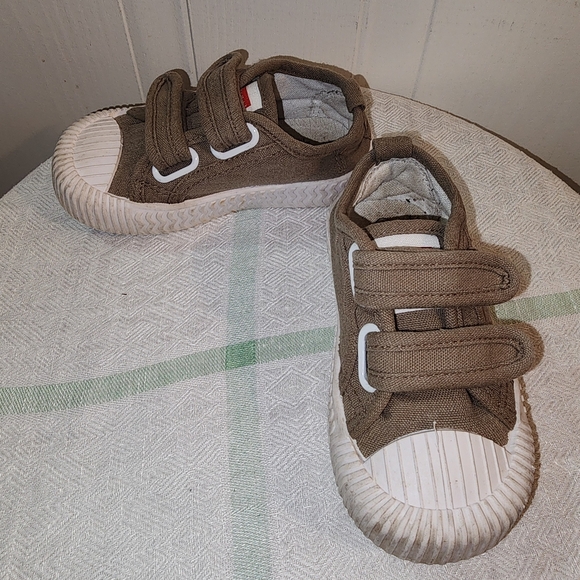 Comfy Tan Kids Sneakers - Picture 4 of 8